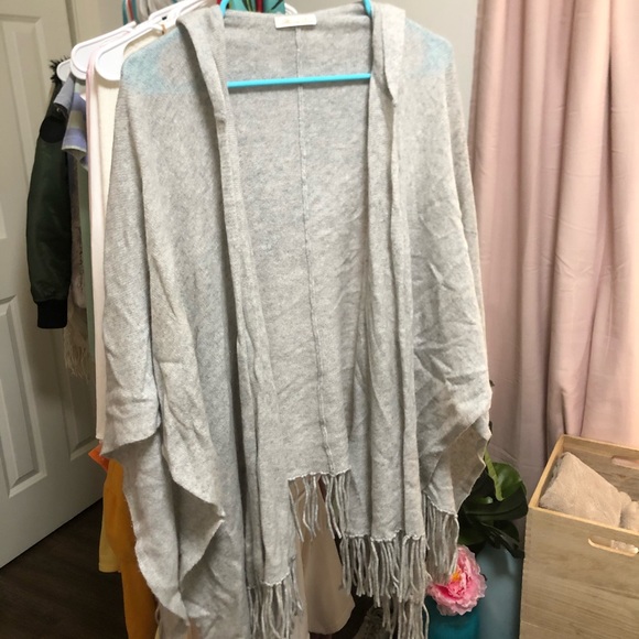 Minnie Rose Cashmere Poncho - Picture 2 of 5